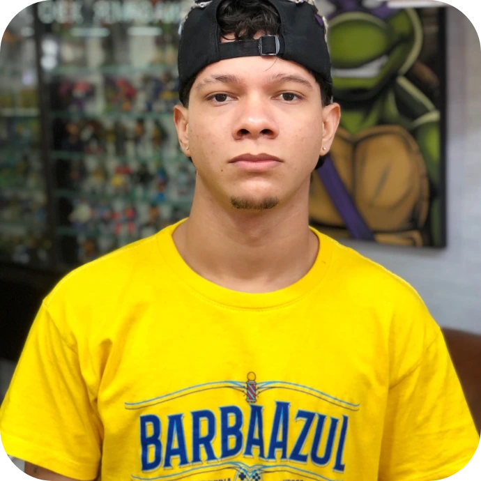 Jairo — Barbero Experto en Barba Azul