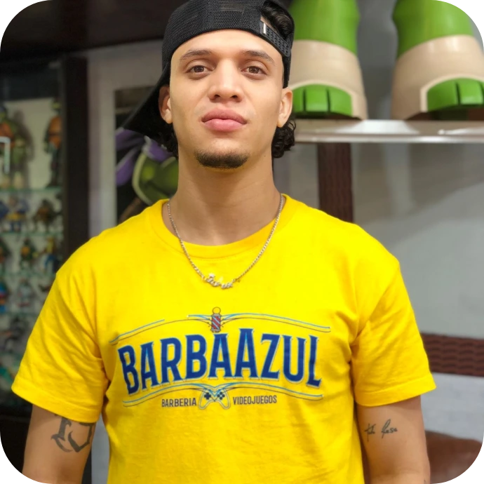 Jesús — Barbero Experto en Barba Azul