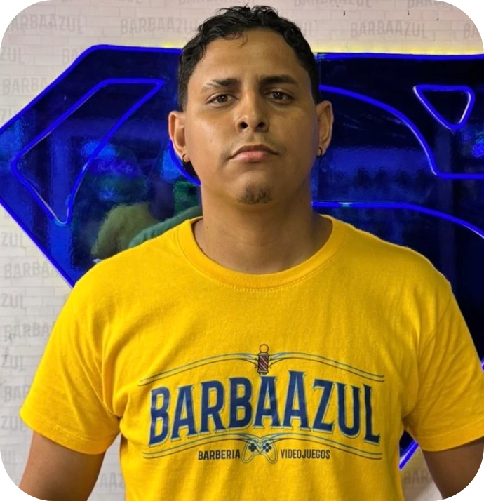 Johan — Barbero Experto en Barba Azul
